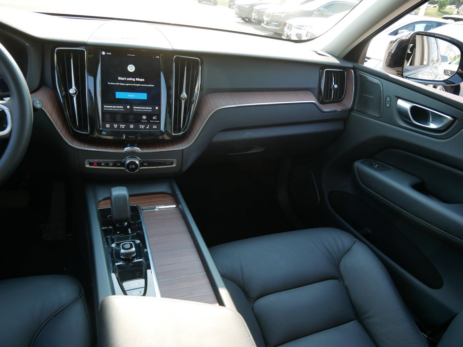 Certified 2024 Volvo XC60 T8 Plus w/ Climate Package AWD/4WD image 14