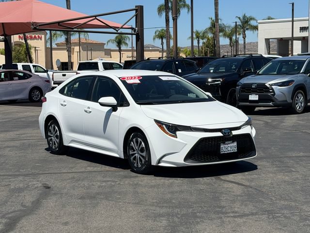 Used 2022 Toyota Corolla LE FWD image 3