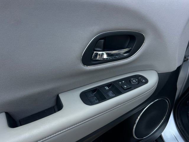Used 2018 Honda HR-V EX image 11