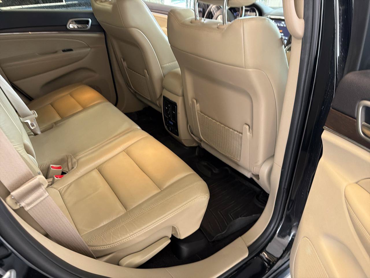 Used 2018 Jeep Grand Cherokee Limited AWD/4WD image 20