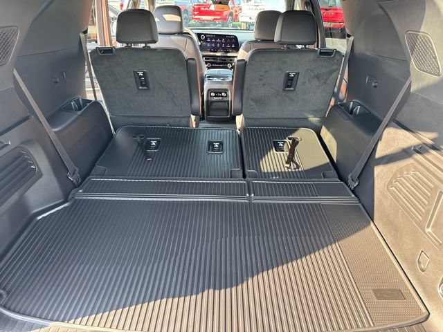 New 2027 Chevrolet Traverse Z71 w/ LPO, Floor Liner Package AWD/4WD image 56