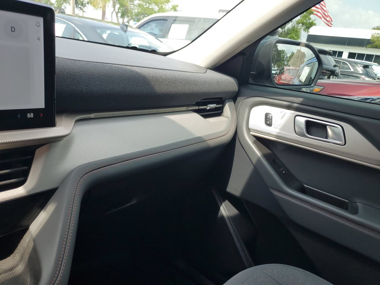 Used 2026 Ford Explorer Active RWD image 25