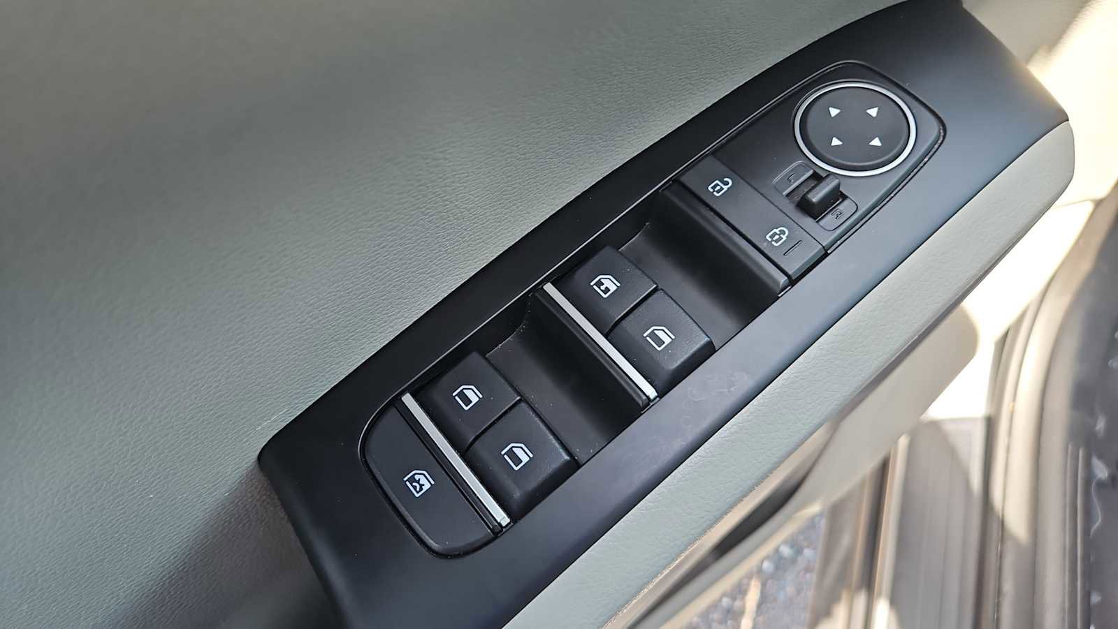 Used 2023 Kia Soul LX image 15