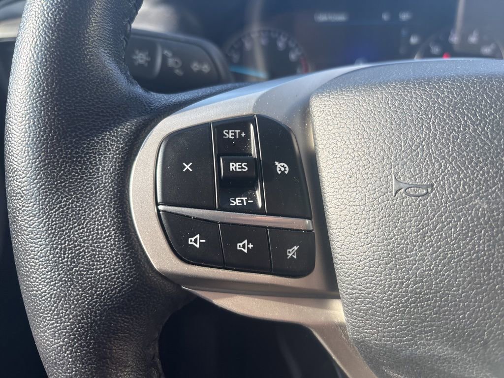 Used 2021 Ford Explorer XLT image 17