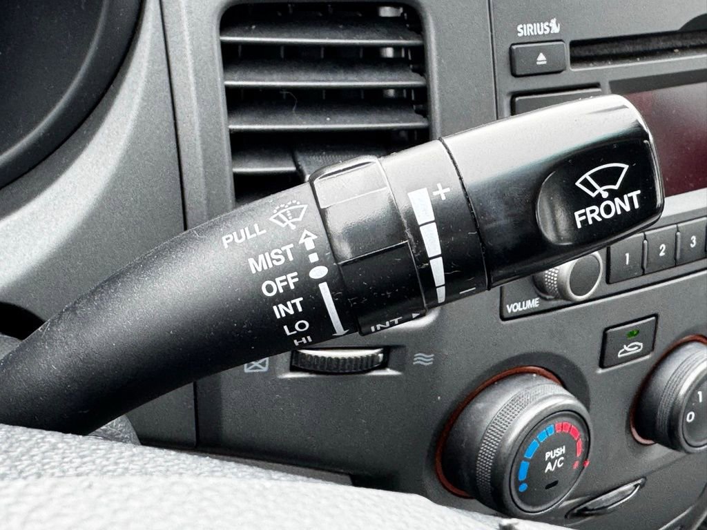 Used 2010 Kia Optima LX image 28