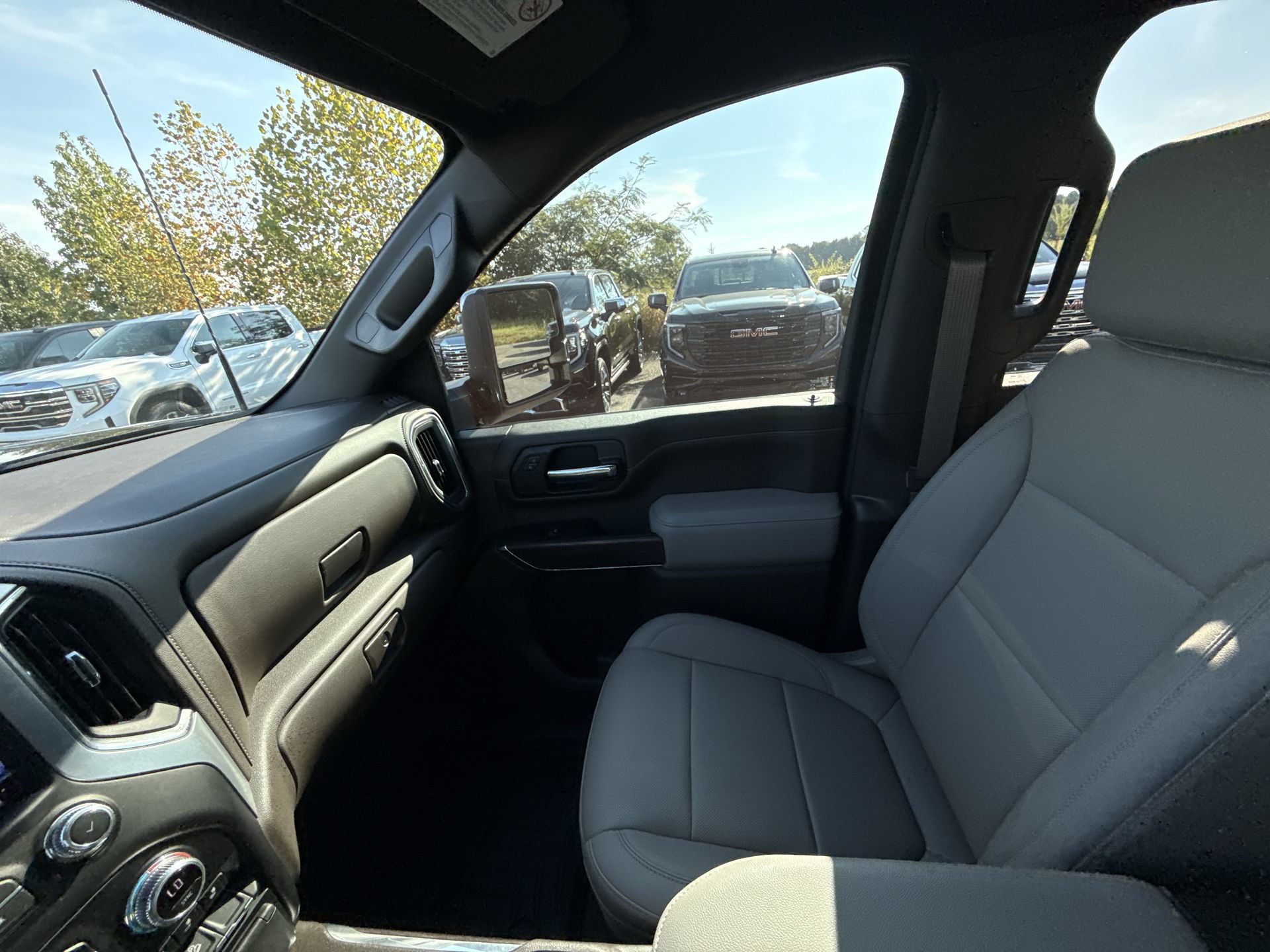 Certified 2022 GMC Sierra 2500 SLT w/ SLT Premium Package AWD/4WD image 26