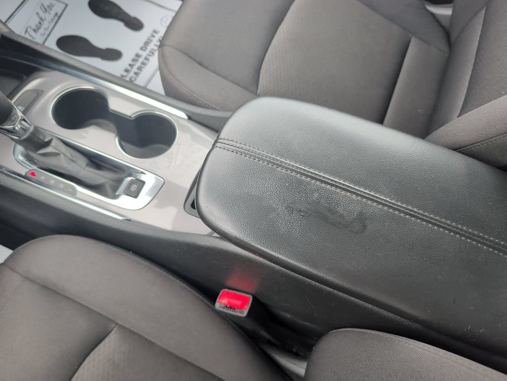 Used 2023 Chevrolet Malibu LT FWD image 16