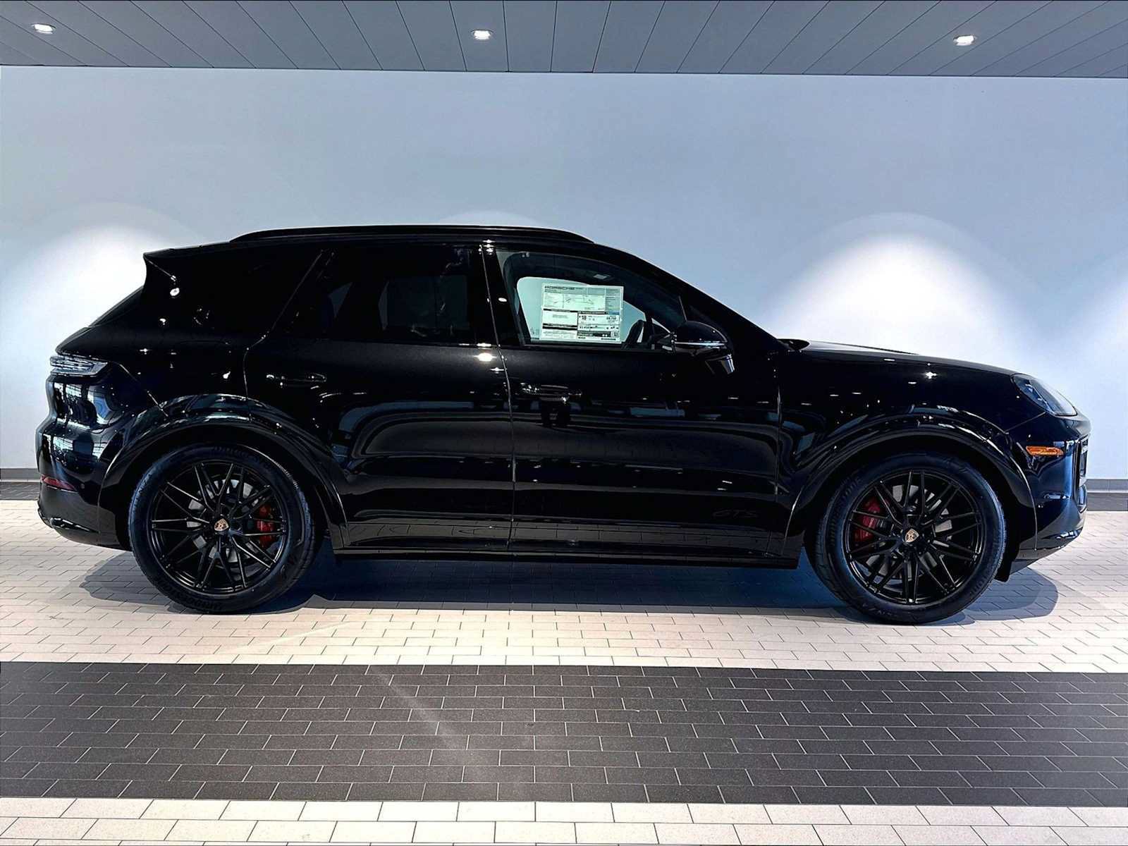 New 2026 Porsche Cayenne GTS AWD/4WD image 8