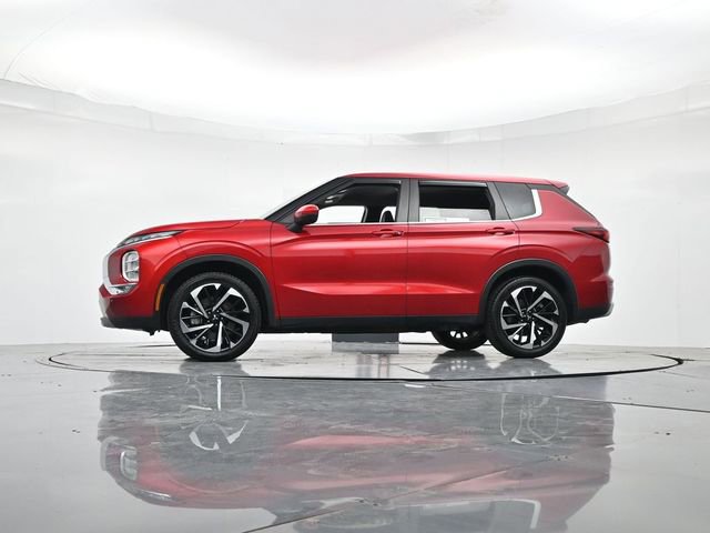 Used 2024 Mitsubishi Outlander SE image 40