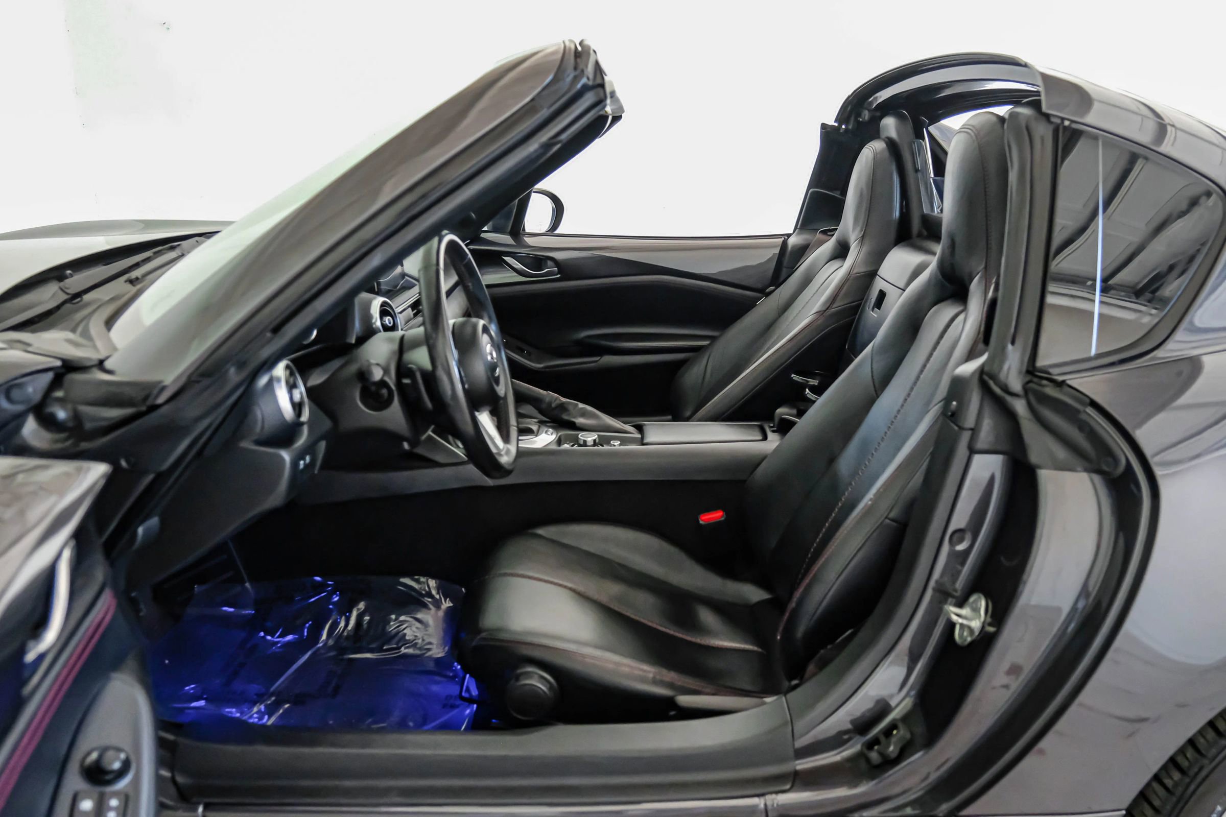 Used 2019 MAZDA MX-5 Miata RF Grand Touring image 3