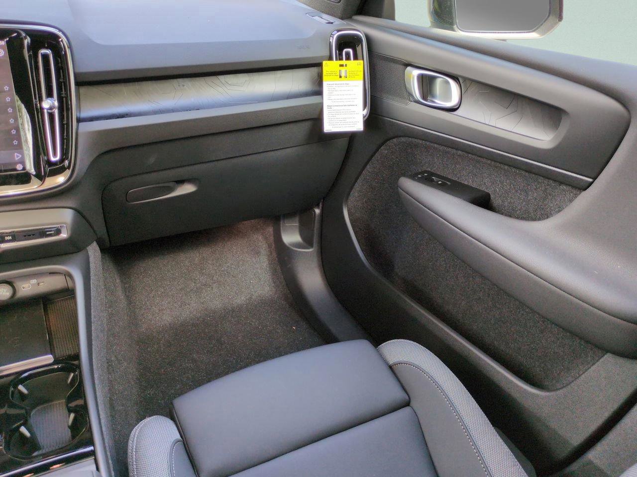 Used 2024 Volvo C40 Recharge Core w/ Climate Package image 15