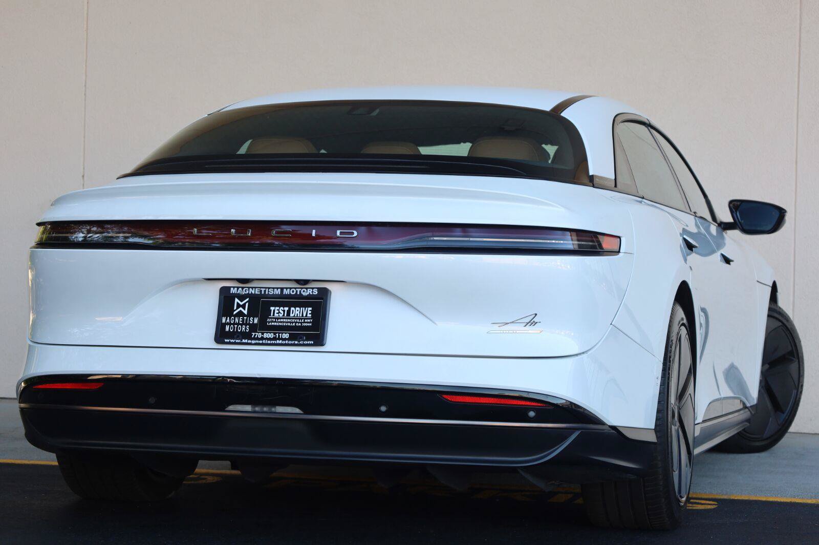 Used 2024 Lucid Air Touring AWD/4WD image 7