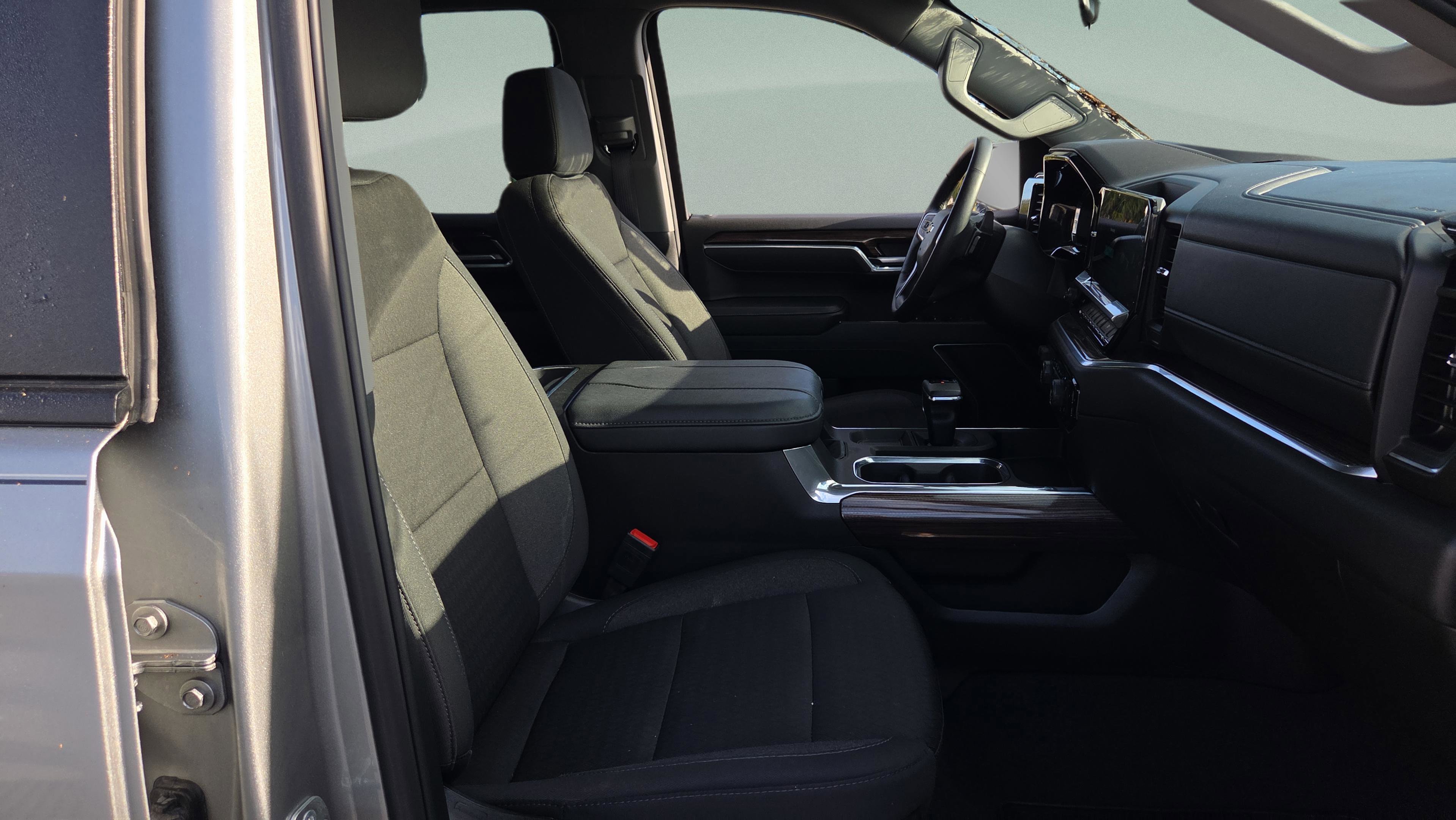 Used 2025 Chevrolet Silverado 1500 LT image 19