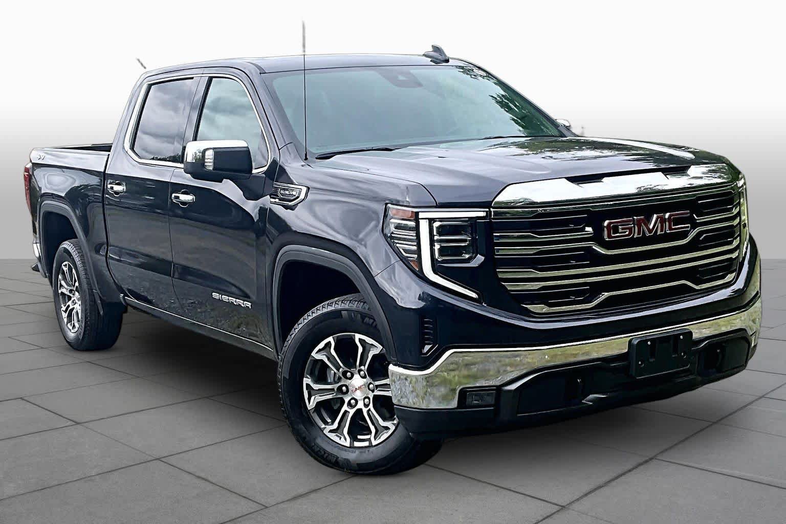 Used 2026 GMC Sierra 1500 SLT AWD/4WD image 3