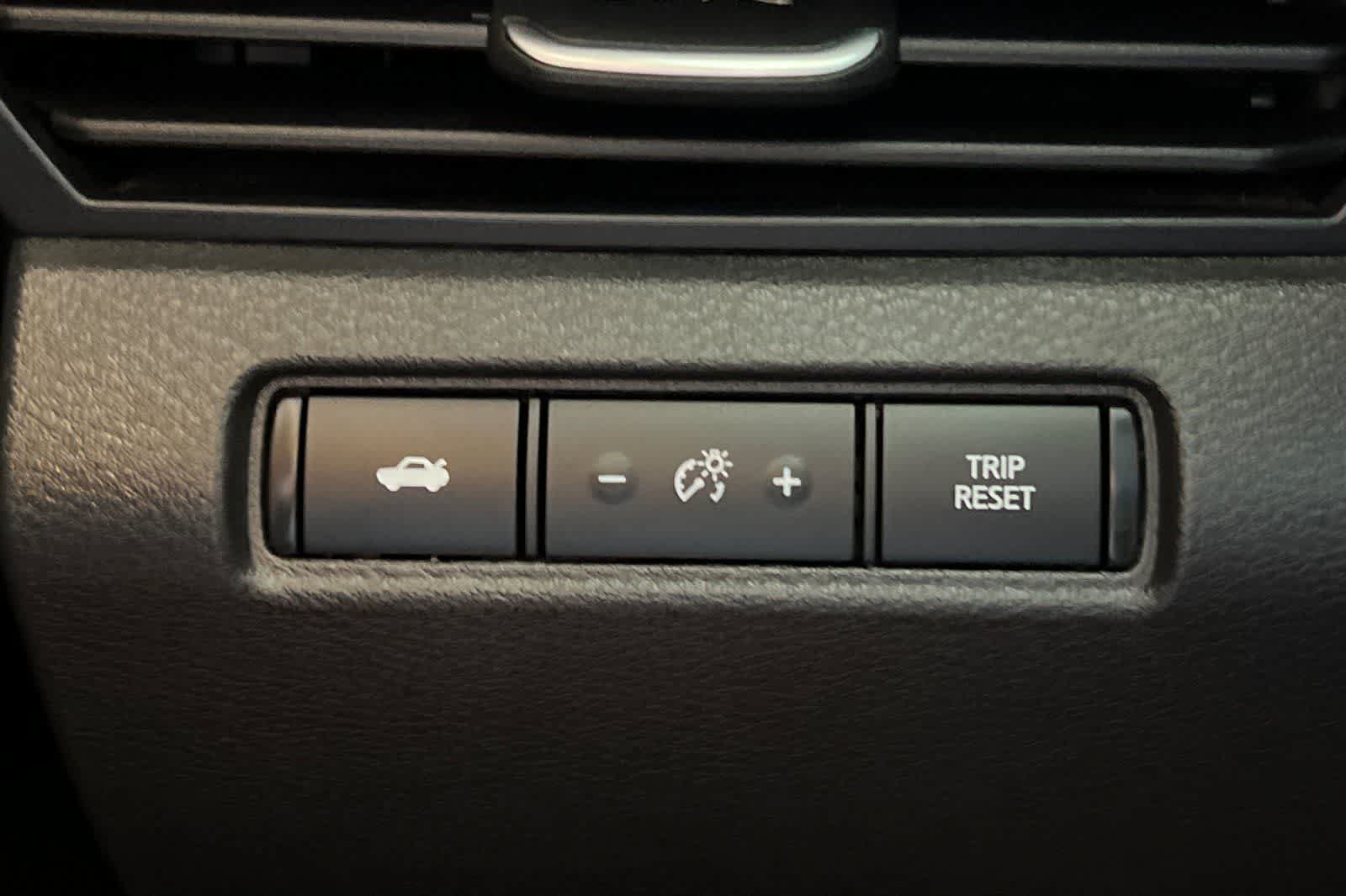 Used 2024 Nissan Altima 2.5 SV FWD image 29
