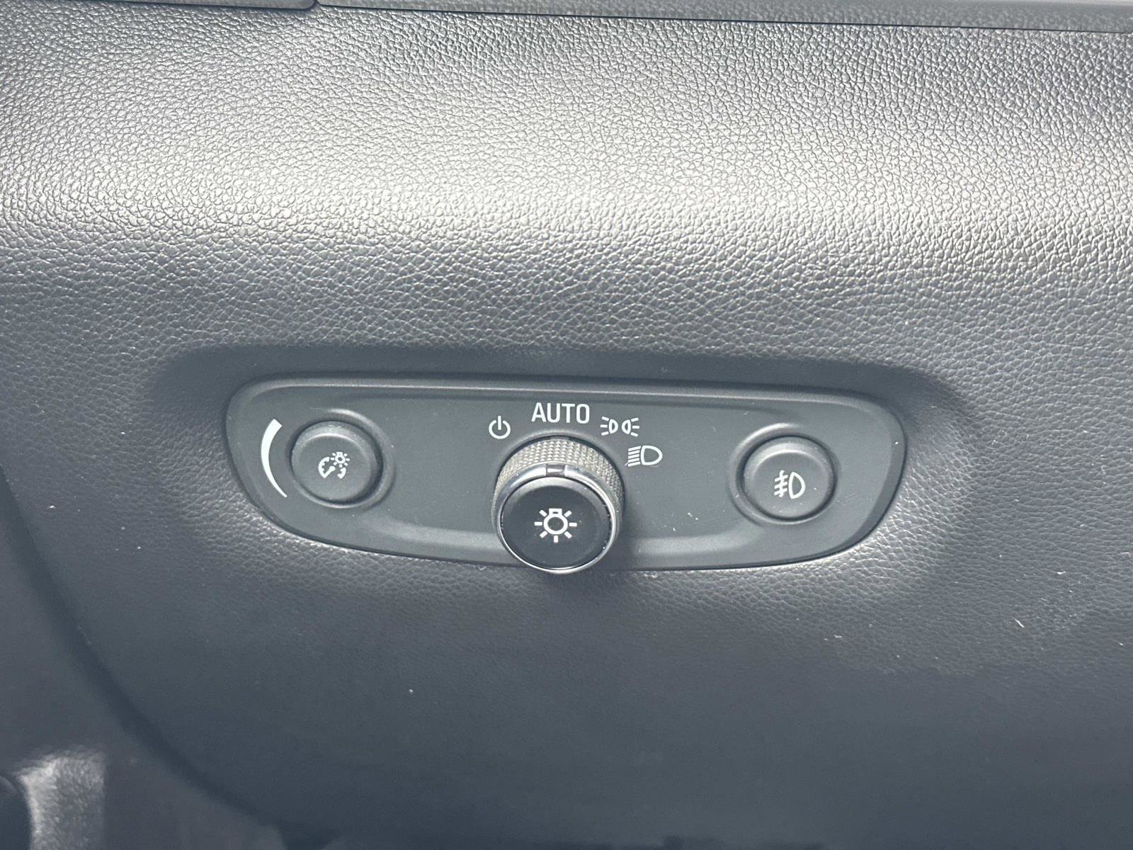 Certified 2019 Chevrolet Traverse LT w/ LT Premium Package image 27