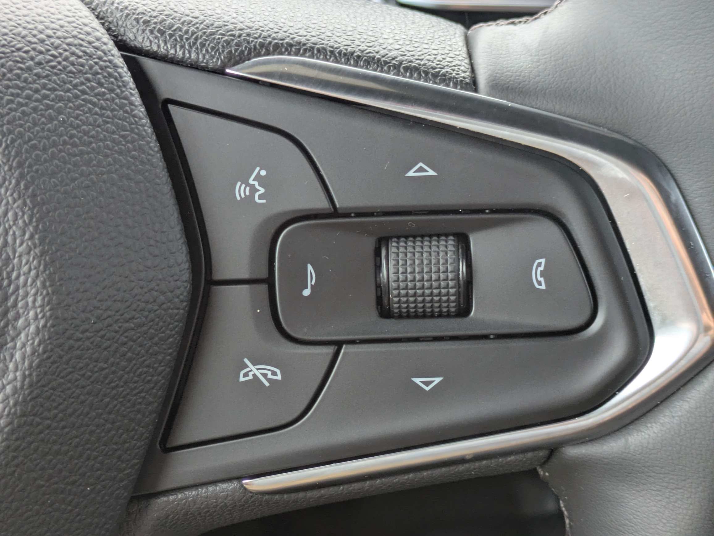 Used 2025 Chevrolet TrailBlazer ACTIV w/ Driver Confidence Package FWD image 31