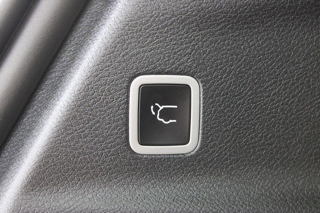 Used 2024 Chrysler Pacifica Touring image 31