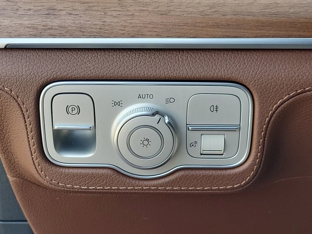 Used 2024 Mercedes-Benz GLS 450 4MATIC image 21