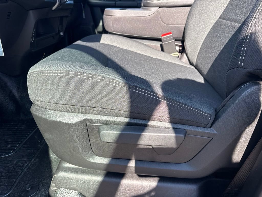 New 2026 RAM 5500 4x4 Crew Cab image 11