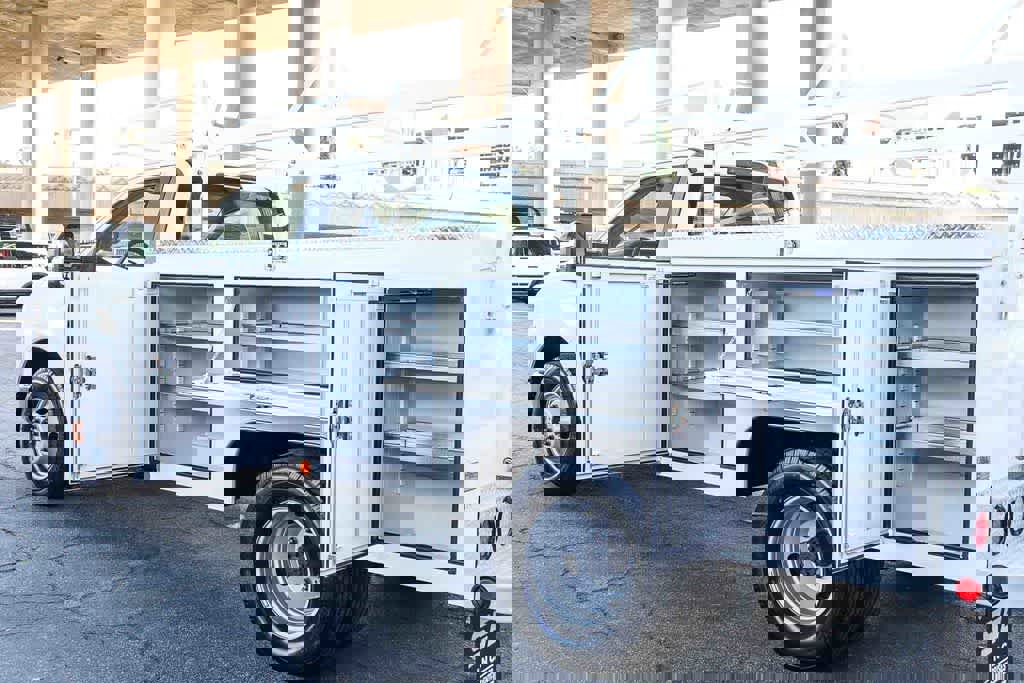 New 2026 Ford F350 XL w/ XL Chrome Package image 29