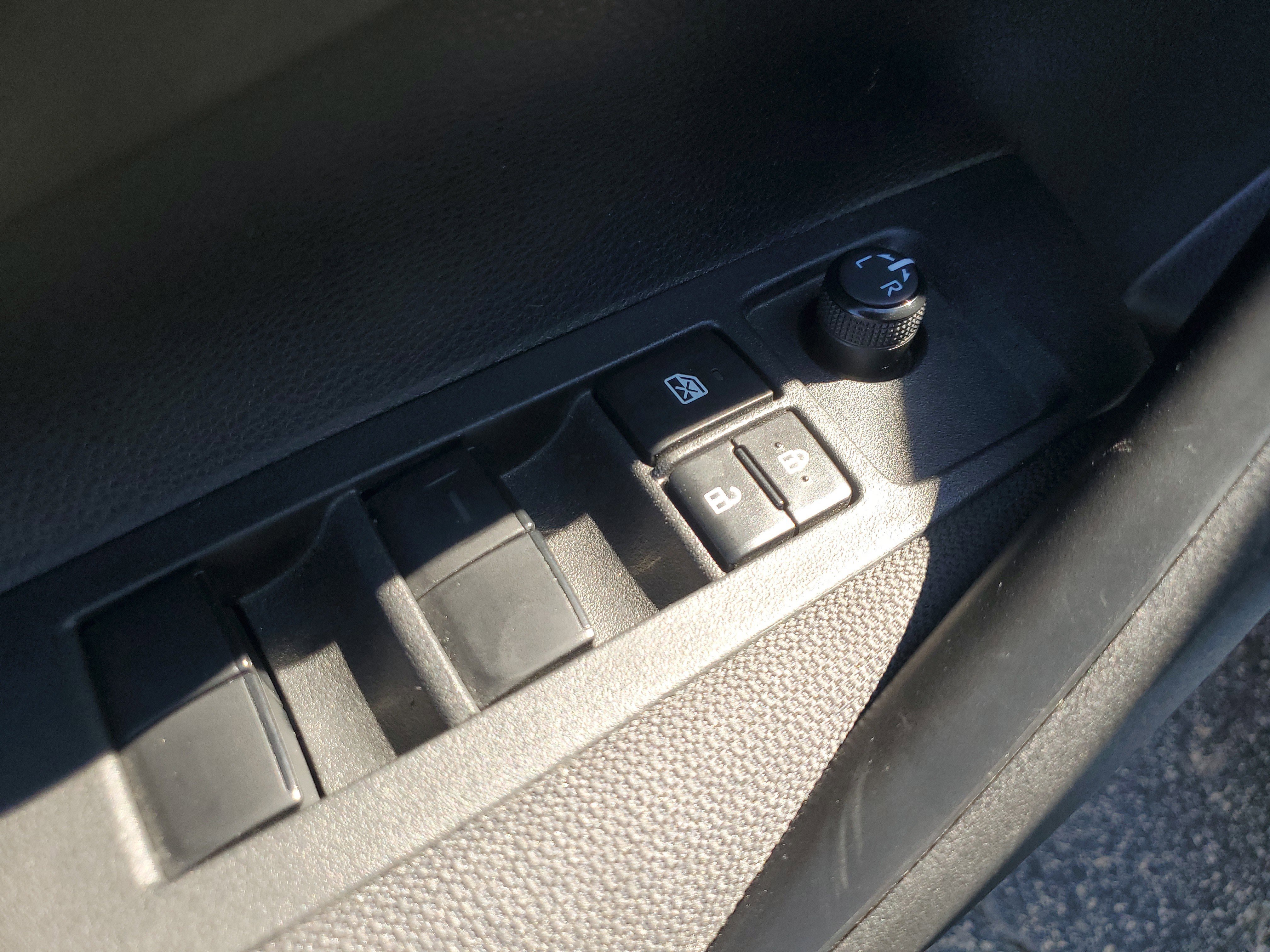 Used 2022 Toyota Corolla LE image 18