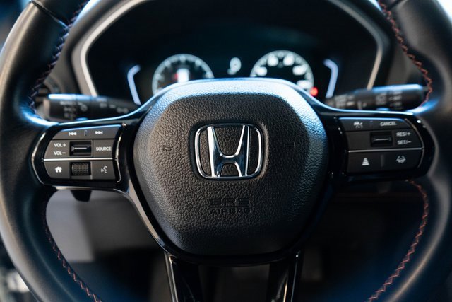 Used 2025 Honda Pilot Sport image 19