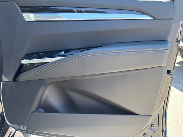 Used 2025 Cadillac Escalade Premium Luxury AWD/4WD image 40