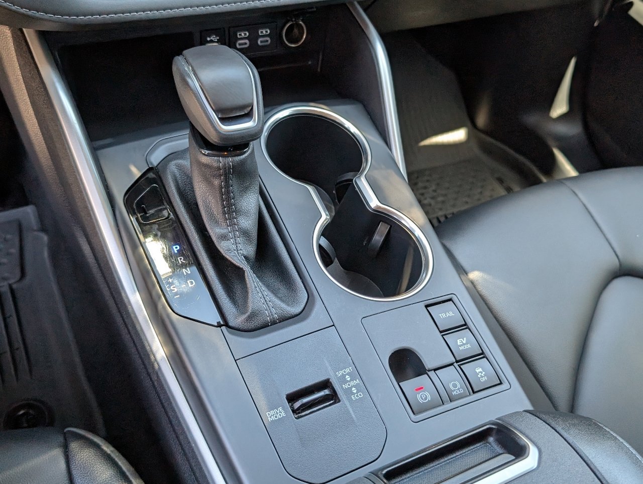 Used 2025 Toyota Highlander XLE image 17