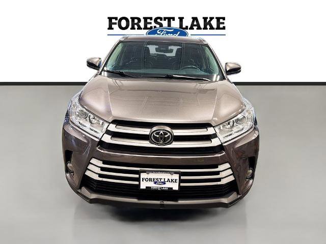 Used 2019 Toyota Highlander XLE image 2