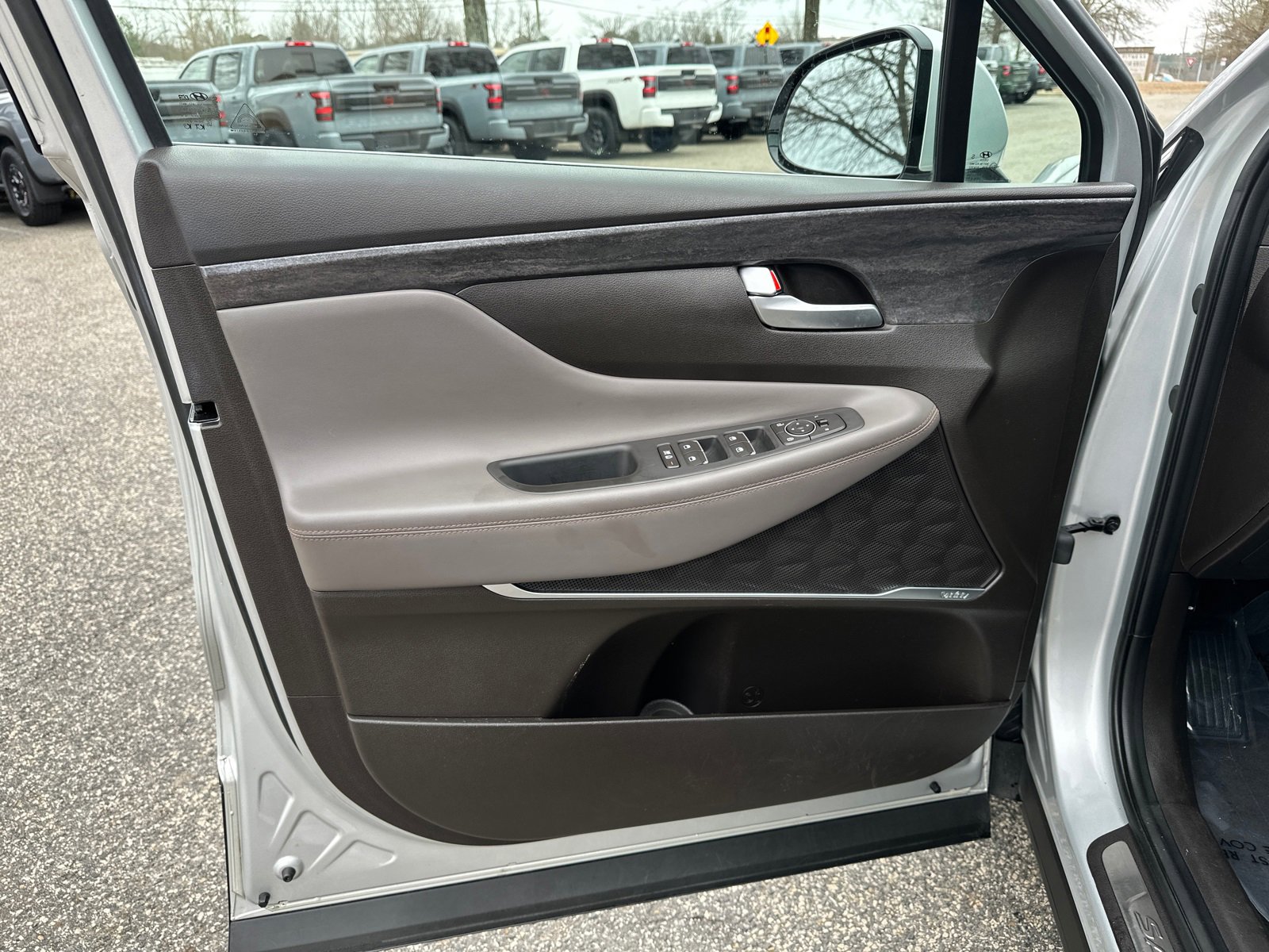 Used 2019 Hyundai Santa Fe Limited image 10