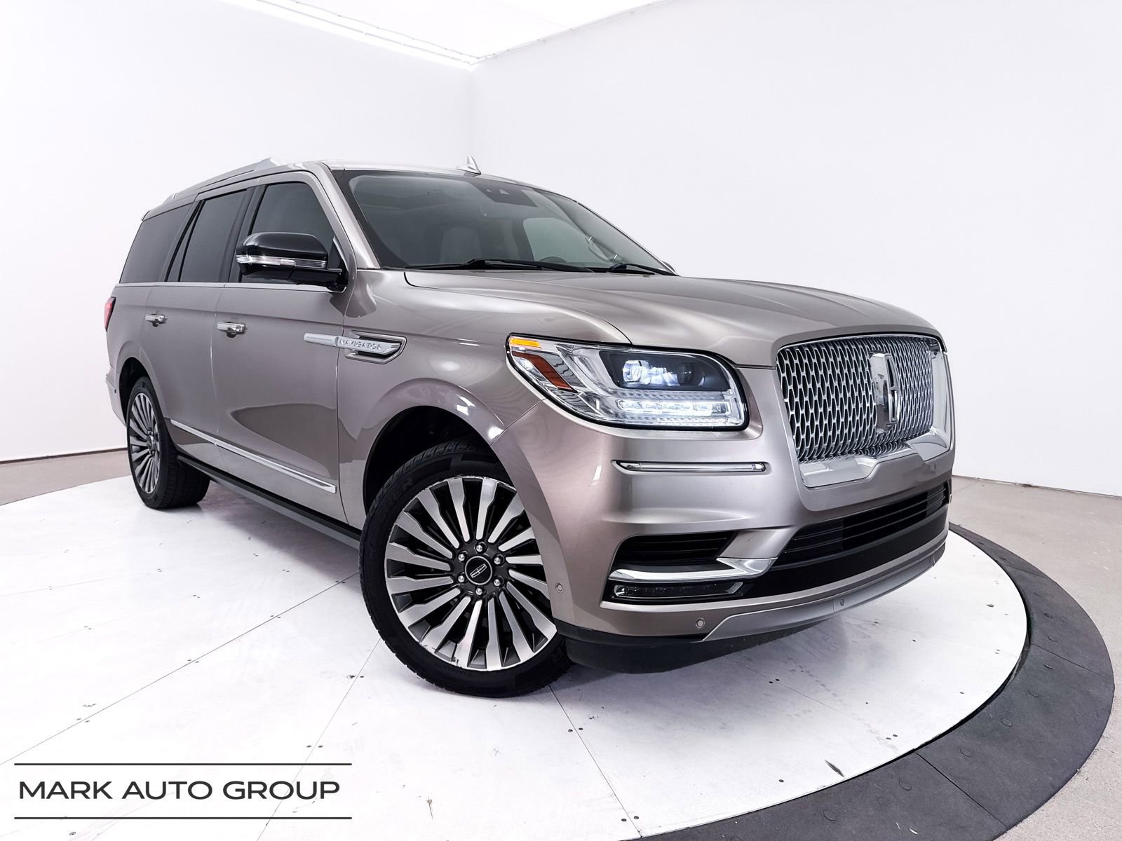 Used 2018 Lincoln Navigator Reserve w/ Technology Package AWD/4WD image 1