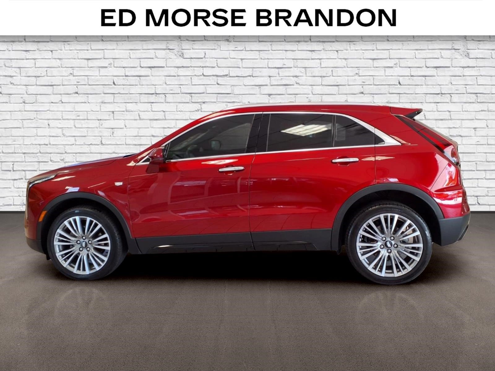Certified 2024 Cadillac XT4 Premium Luxury AWD/4WD image 2