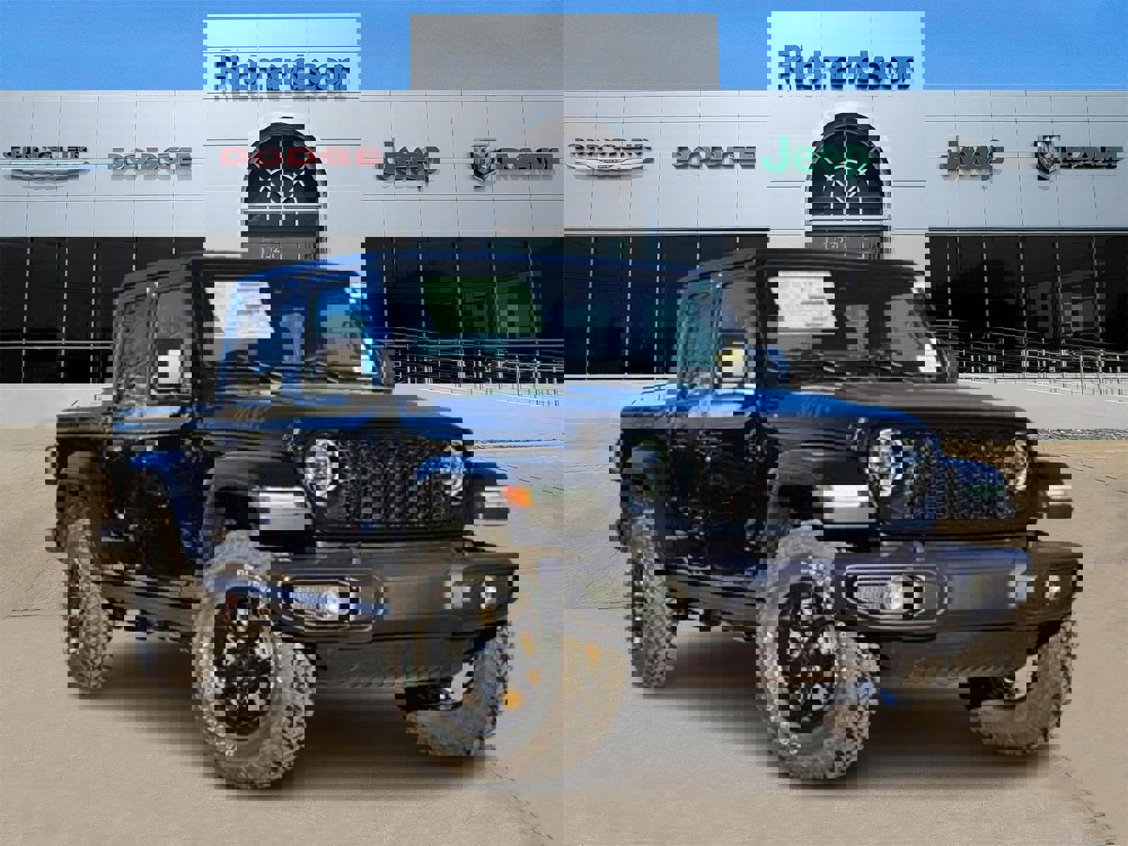 New 2025 Jeep Gladiator Sport video 1