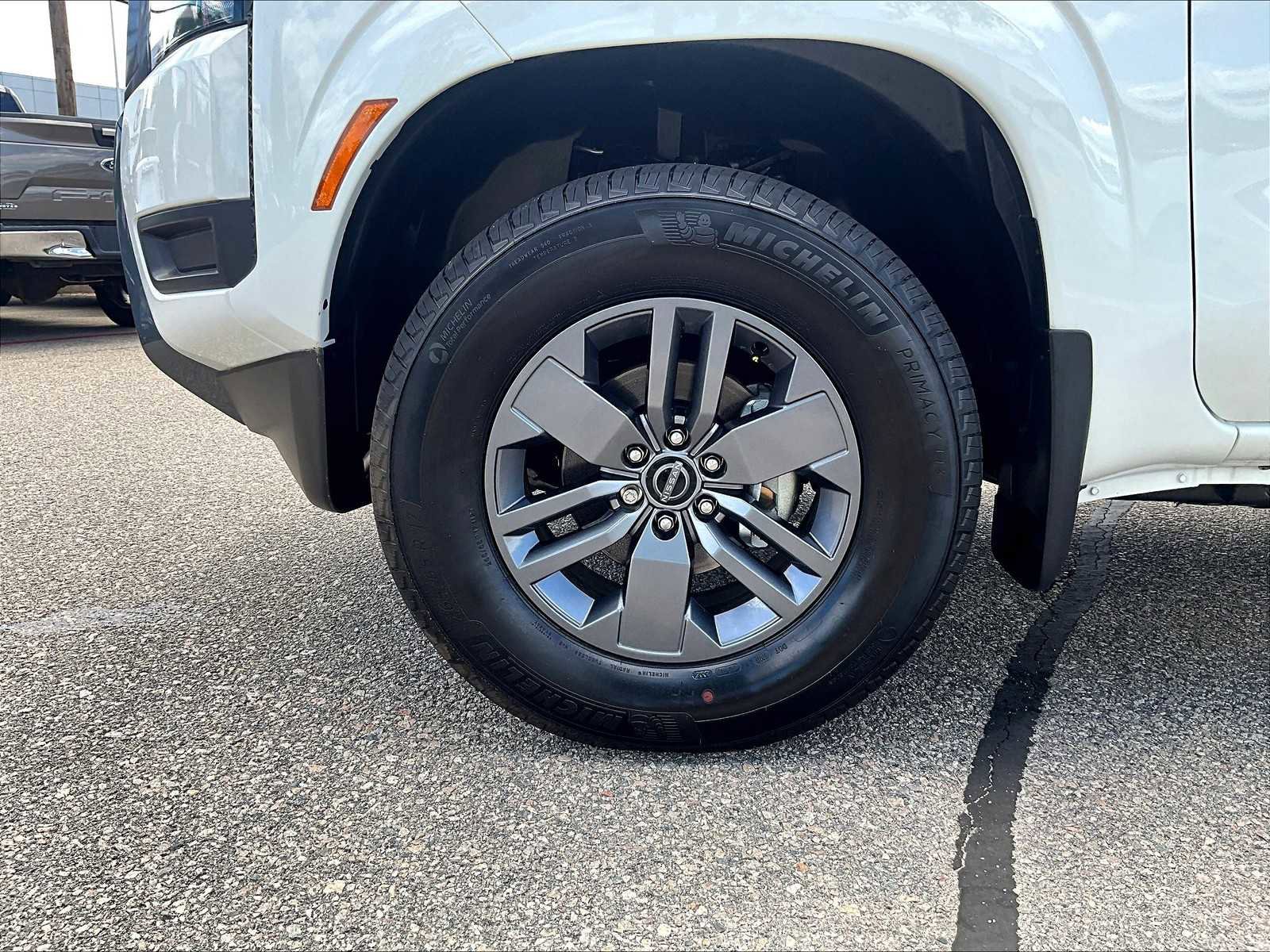 Used 2025 Nissan Frontier SV image 7