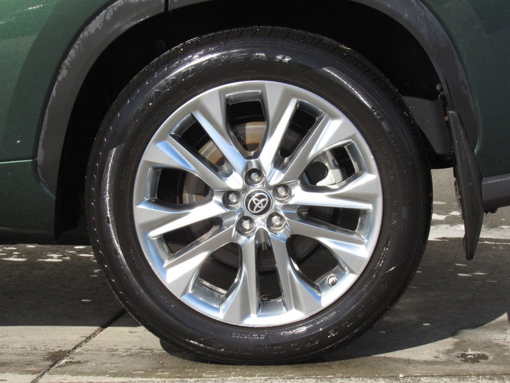 Used 2023 Toyota Highlander Limited image 41