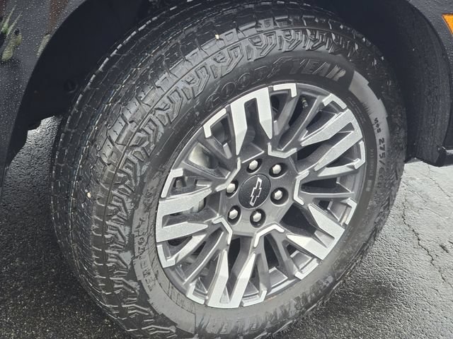 New 2026 Chevrolet Suburban Z71 w/ Z71 Off-Road Package AWD/4WD image 11
