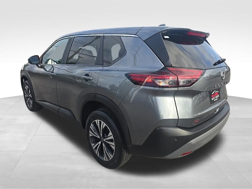 Used 2023 Nissan Rogue SV FWD image 5