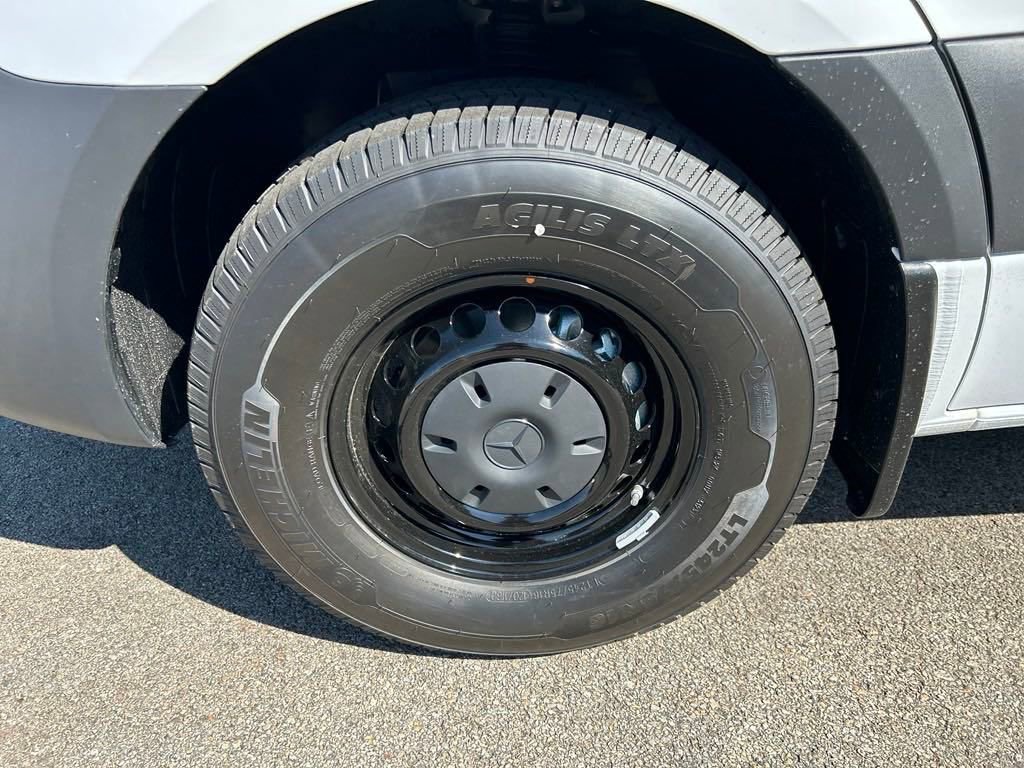 Used 2024 Mercedes-Benz Sprinter 2500 image 26