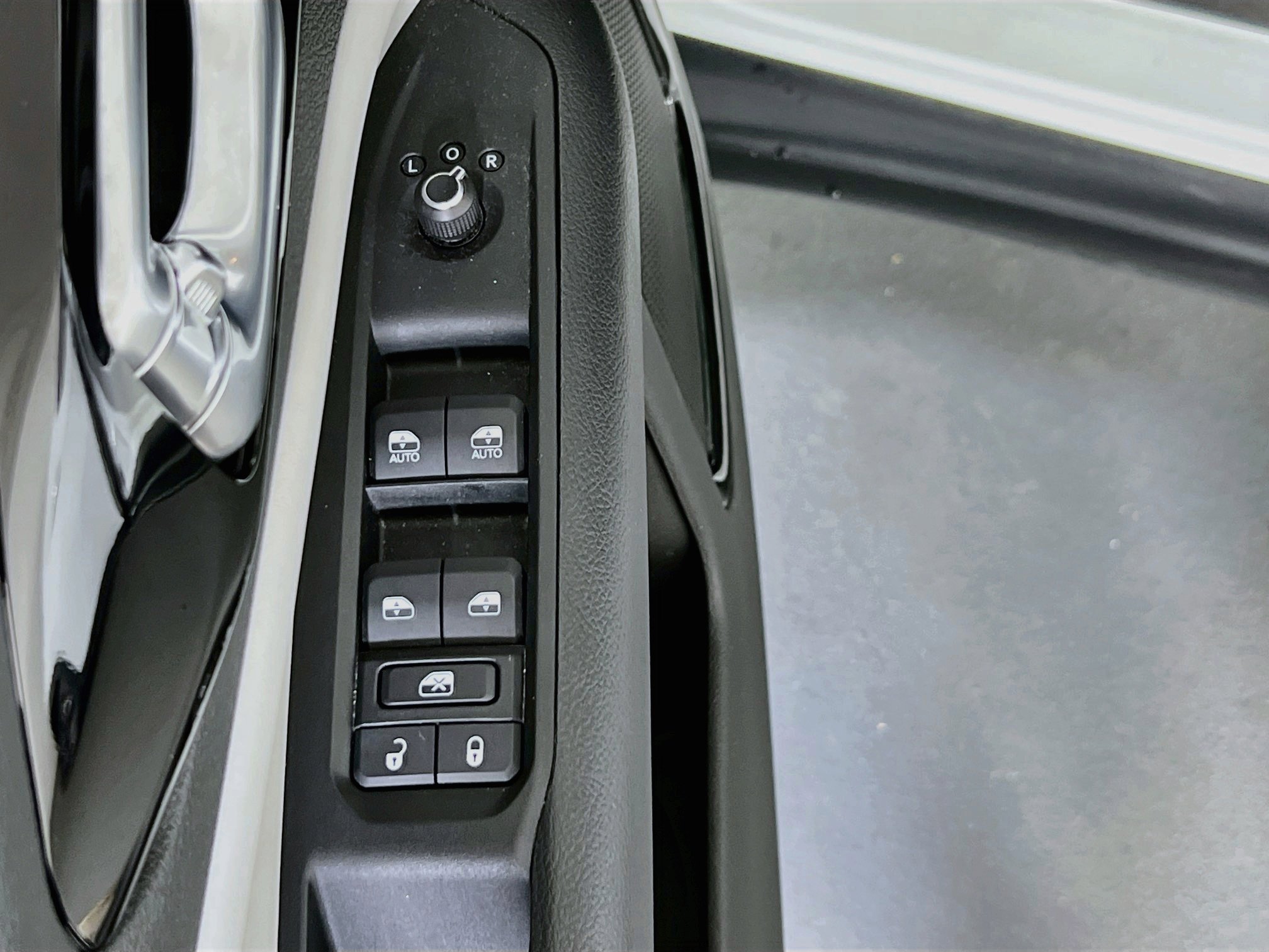 Used 2022 Jeep Compass Limited AWD/4WD image 17