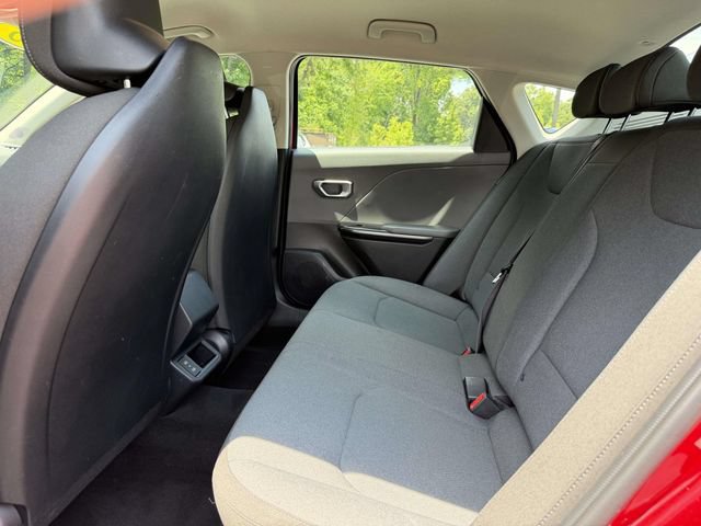 Used 2025 Kia K4 FWD image 15