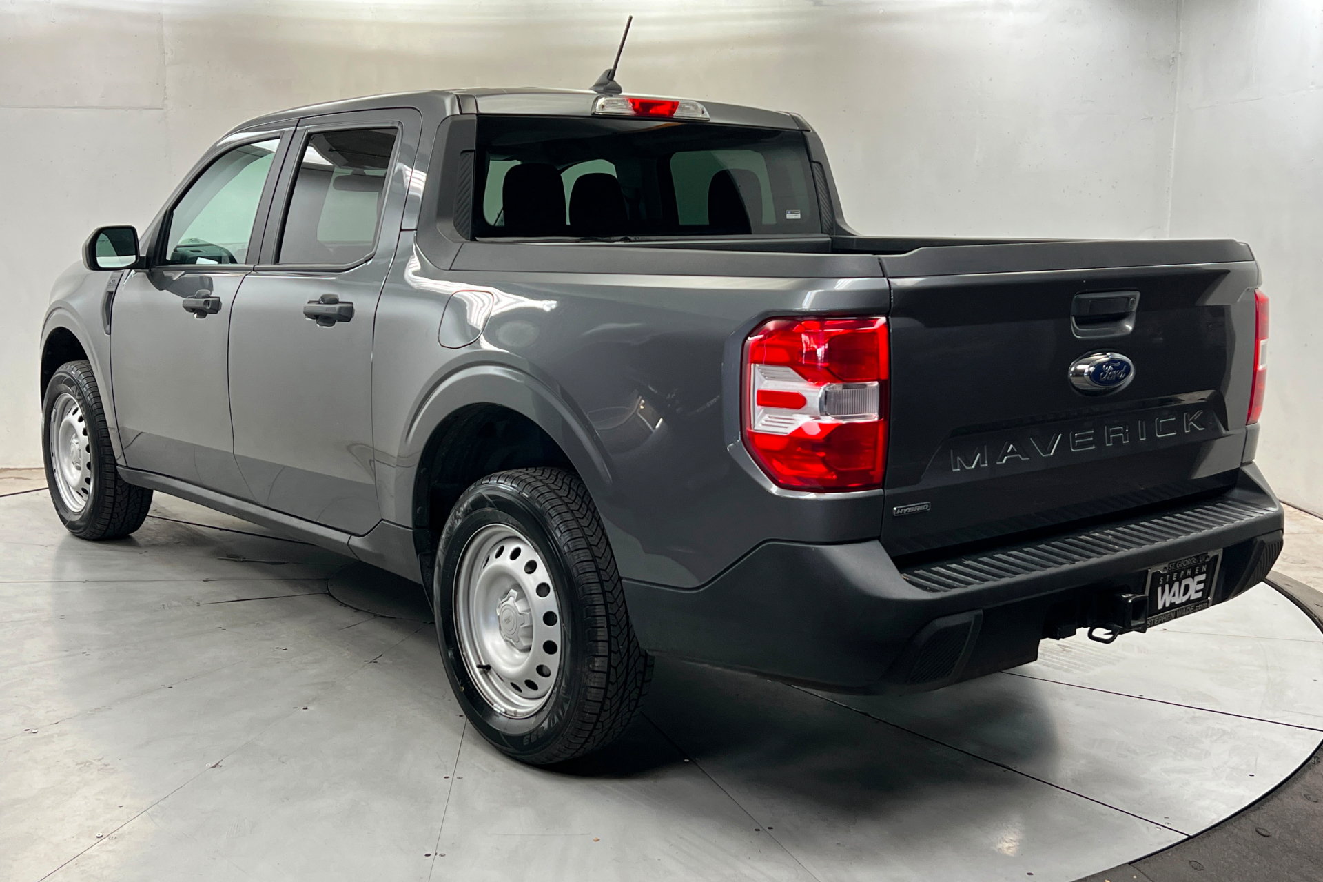 Used 2023 Ford Maverick XL FWD image 3