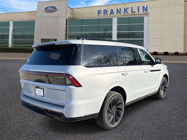 New 2026 Lincoln Navigator Reserve w/ Jet Appearance Package image 7