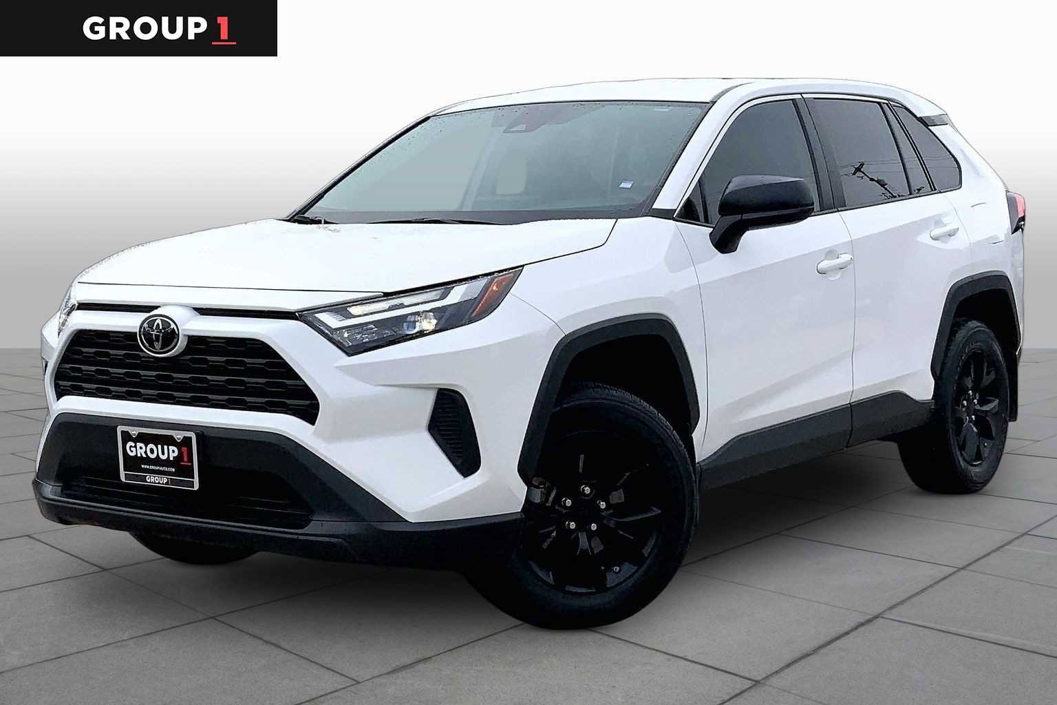 Used 2024 Toyota RAV4 LE FWD video 1