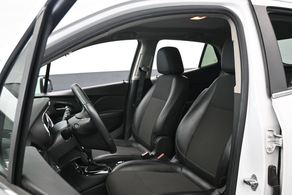 Used 2019 Buick Encore Preferred w/ Safety Package FWD image 10
