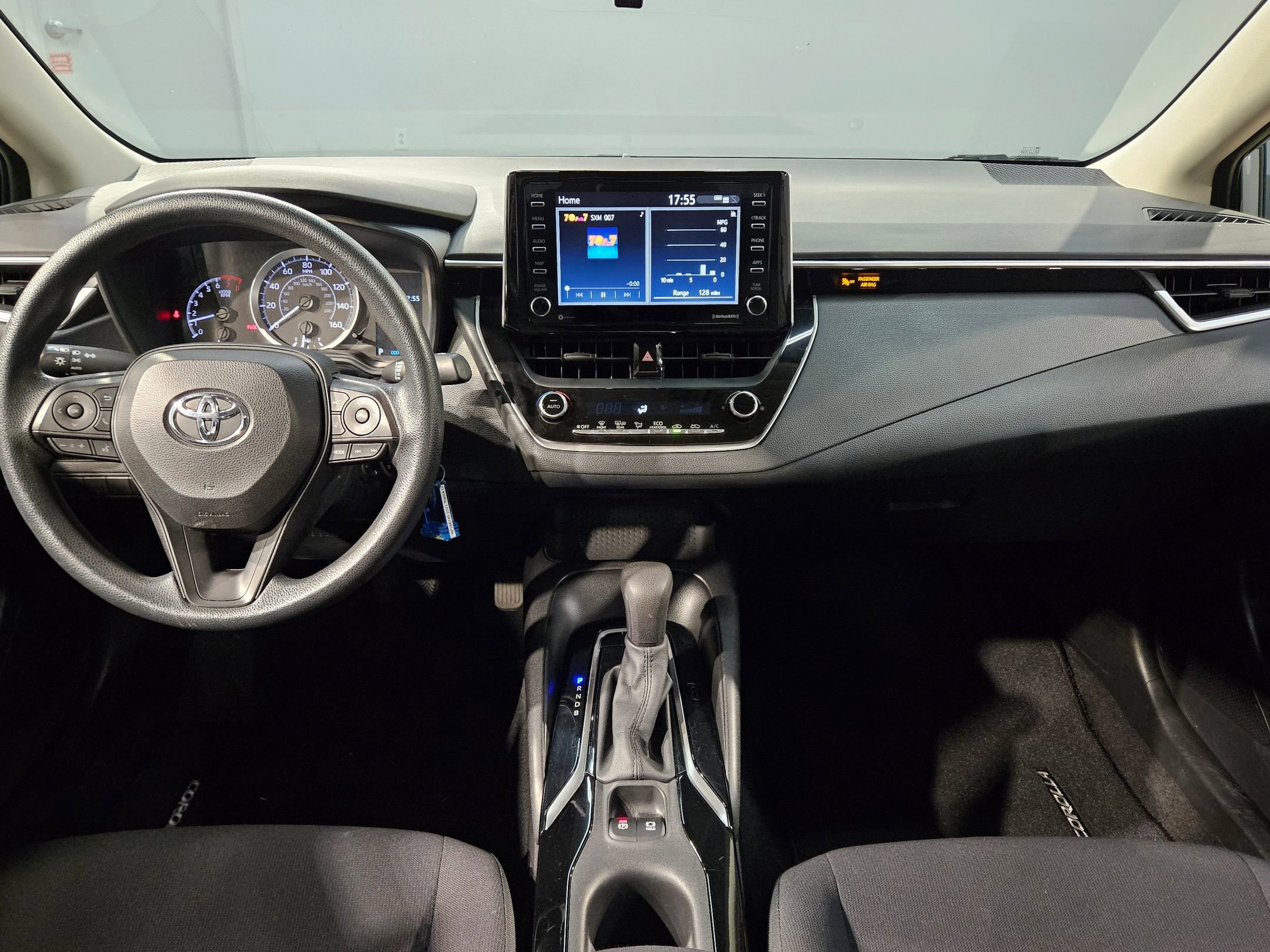 Used 2021 Toyota Corolla LE image 10