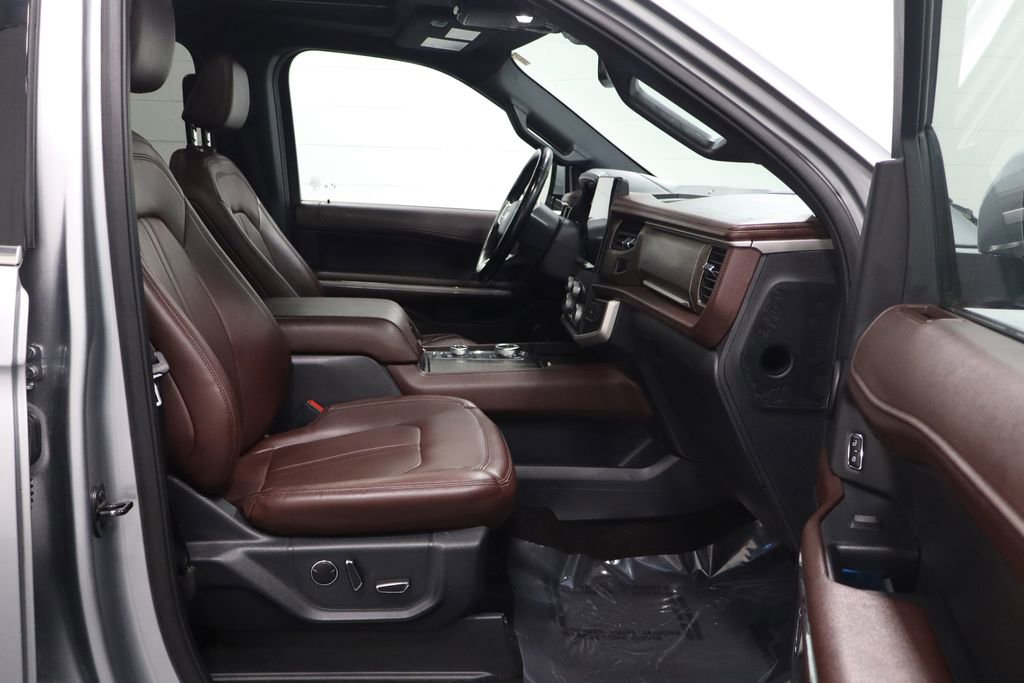 Used 2022 Ford Expedition Max Limited image 16