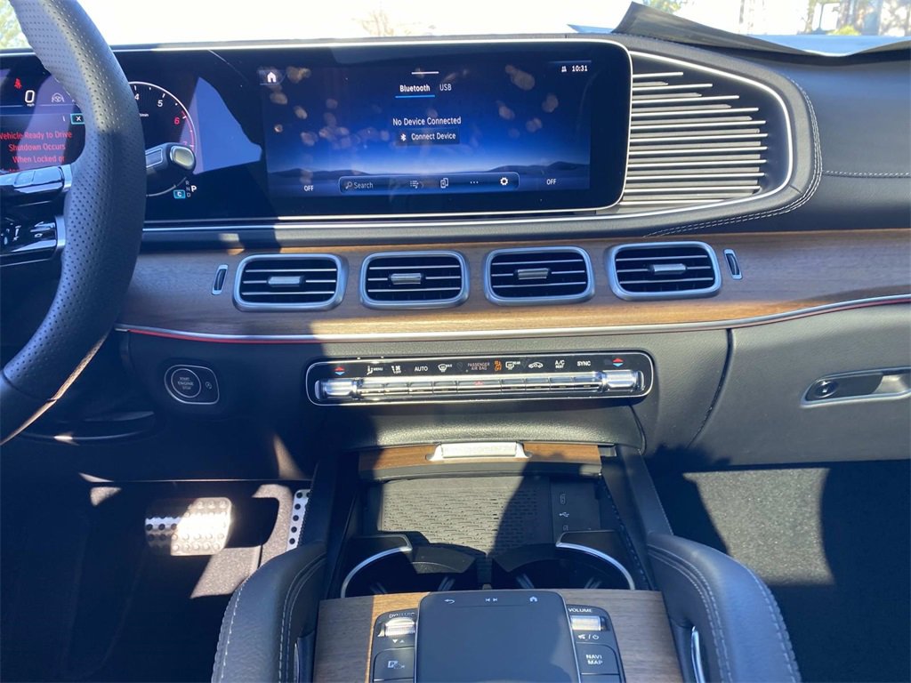 Used 2025 Mercedes-Benz GLS 450 4MATIC image 30