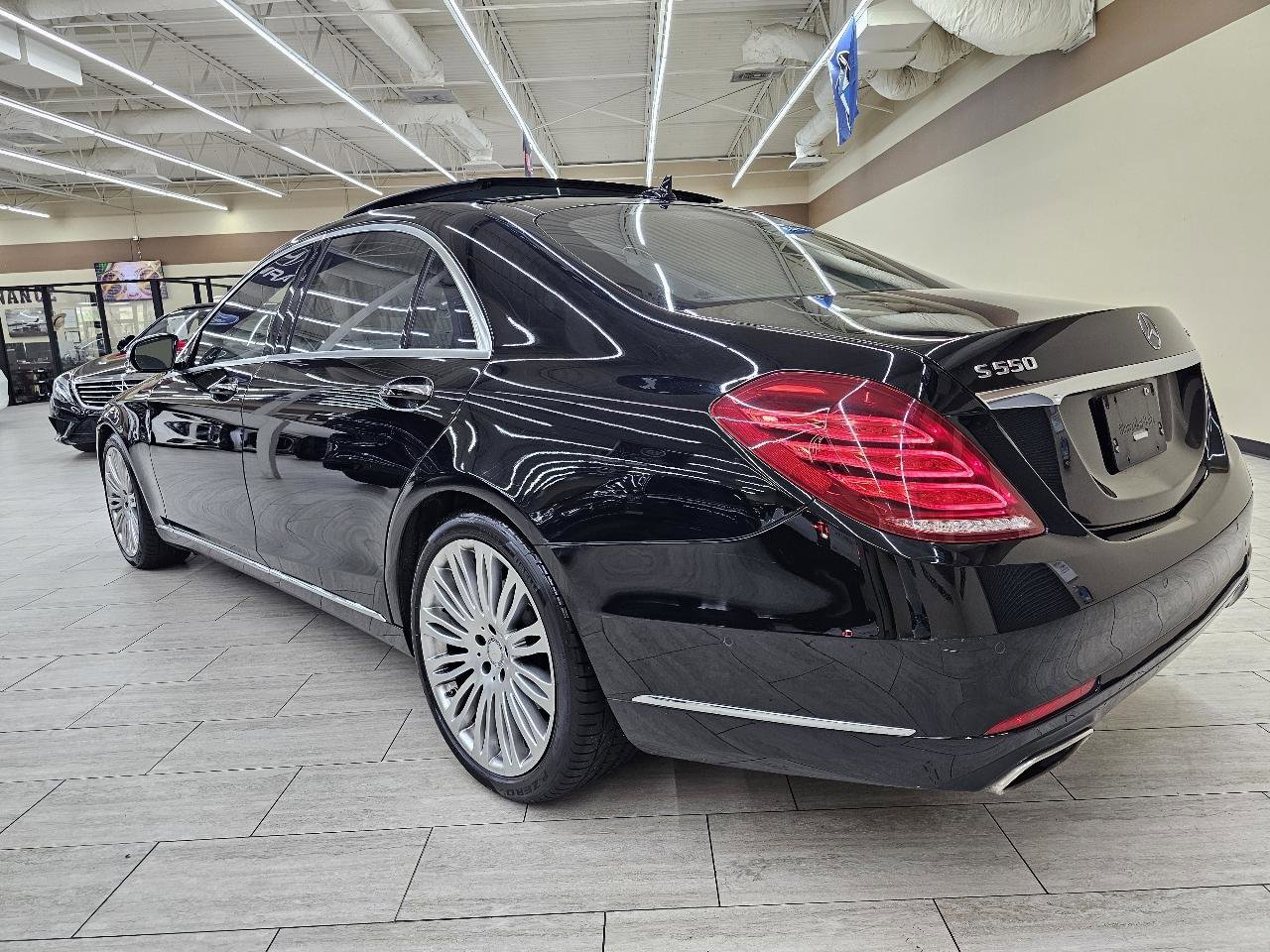 Used 2017 Mercedes-Benz S 550 Sedan image 9