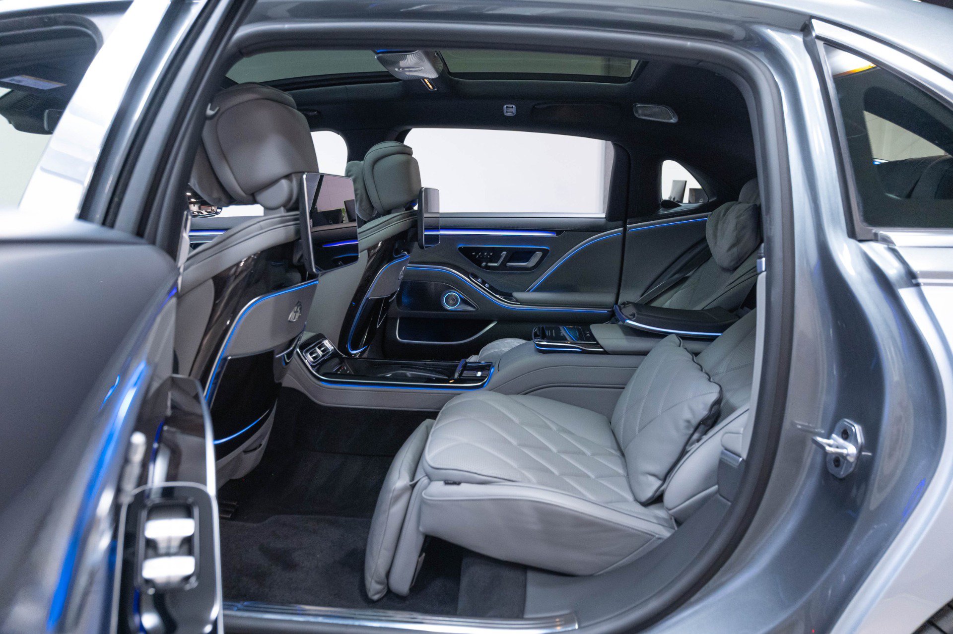 Used 2024 Mercedes-Benz Maybach S 680 4MATIC image 38